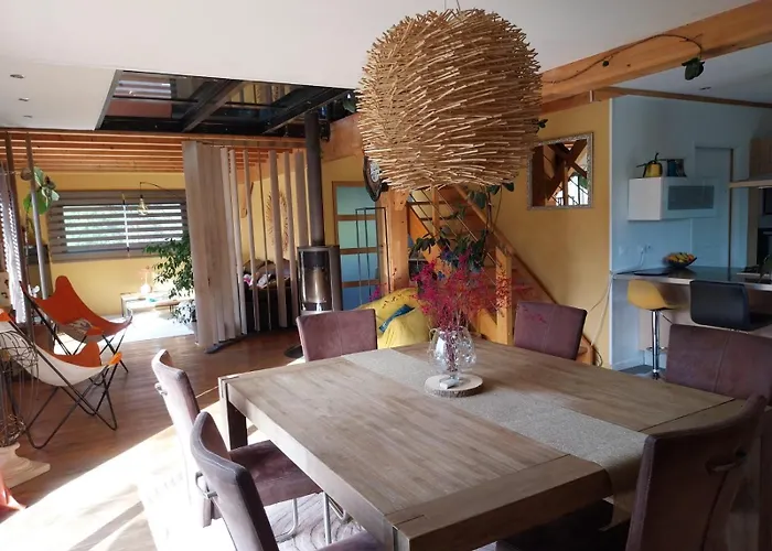 Maison A La Campagne A Quelques Kilometres De La *